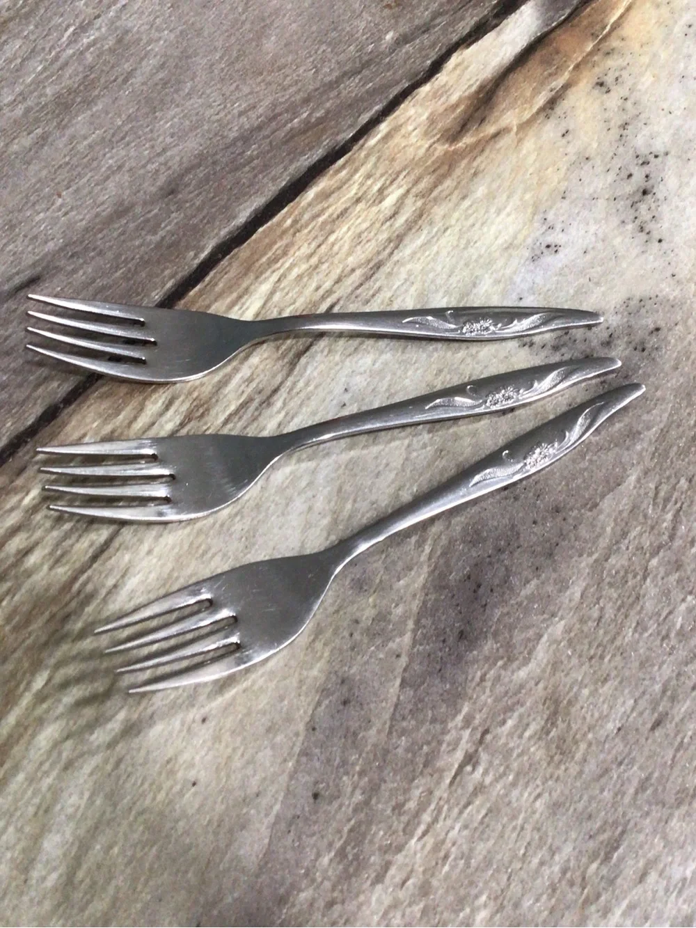 Vintage Oneida Stanhome OHS16 Floral Stainless Salad Dessert Forks Set of 3 USA